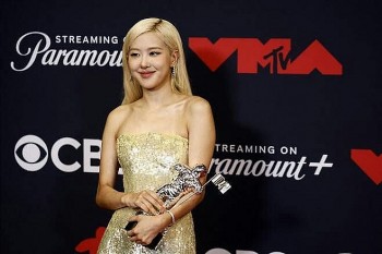 Rosé (BlackPink) thực hiện được ước mơ dang dở của BTS