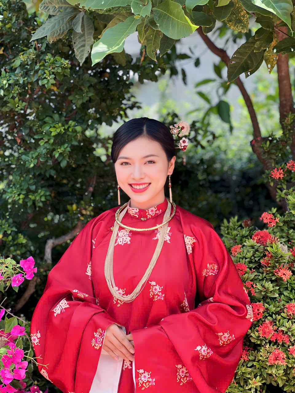 Diễn viên trẻ Thiên Thư cùng những 'cú xoay' vòng đời và vòng nghề