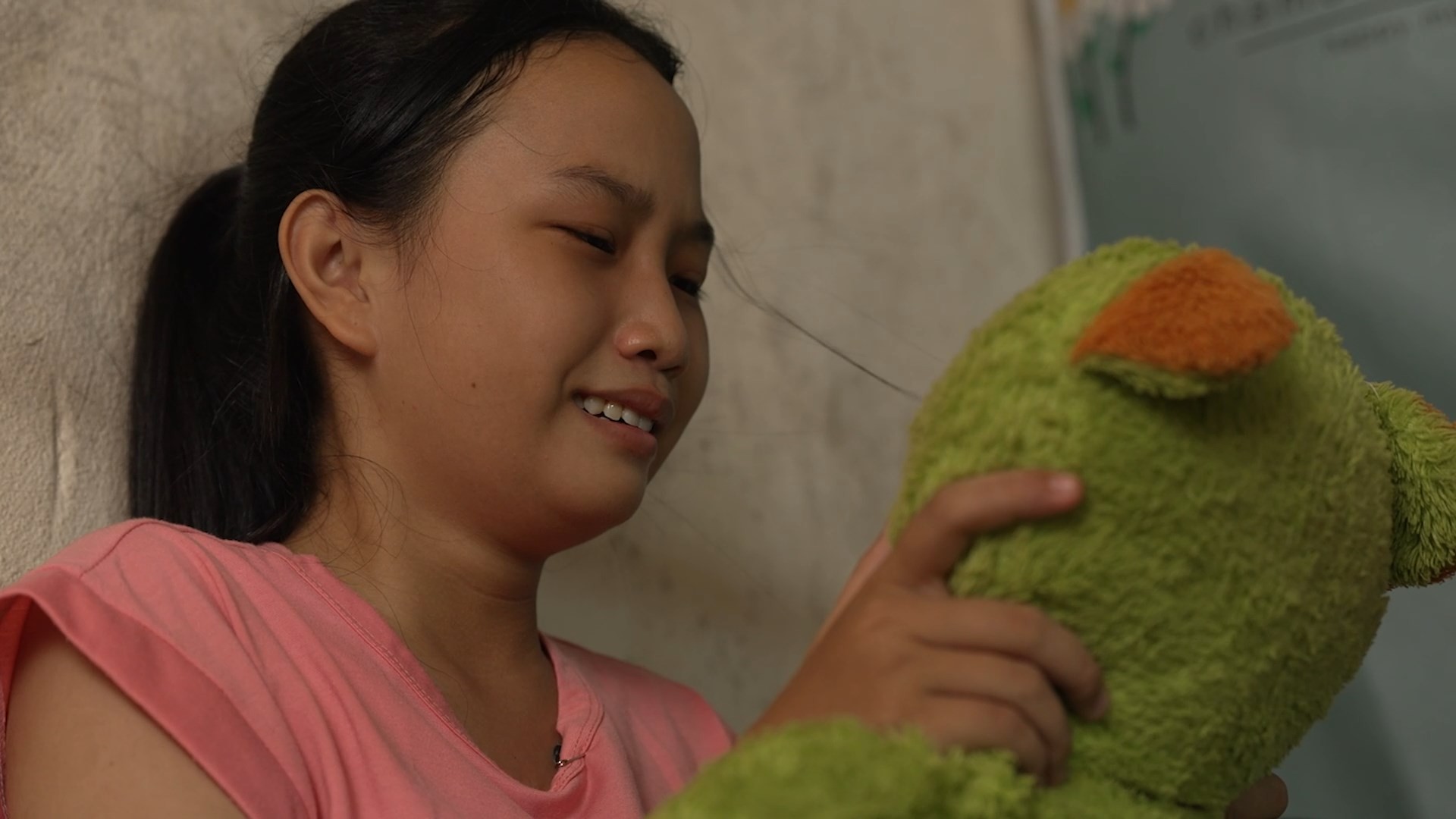 'Mái ấm gia đình Việt': MC Thanh Thảo, B Trần và Hà Myo chạnh lòng trước cảnh cô bé mất cha, gia đình mỗi người một nơi vì hoàn cảnh thiếu thốn