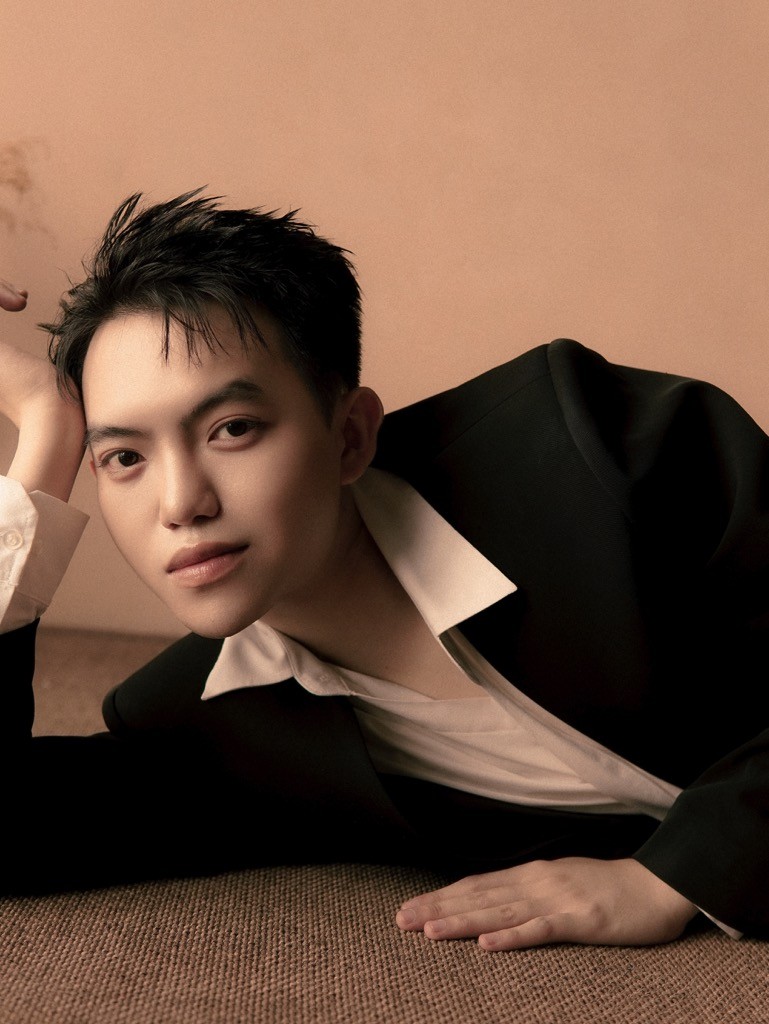 NTK Phan Đăng Hoàng kết cùng Hangsilk mang tinh thần dân tộc ra thế giới