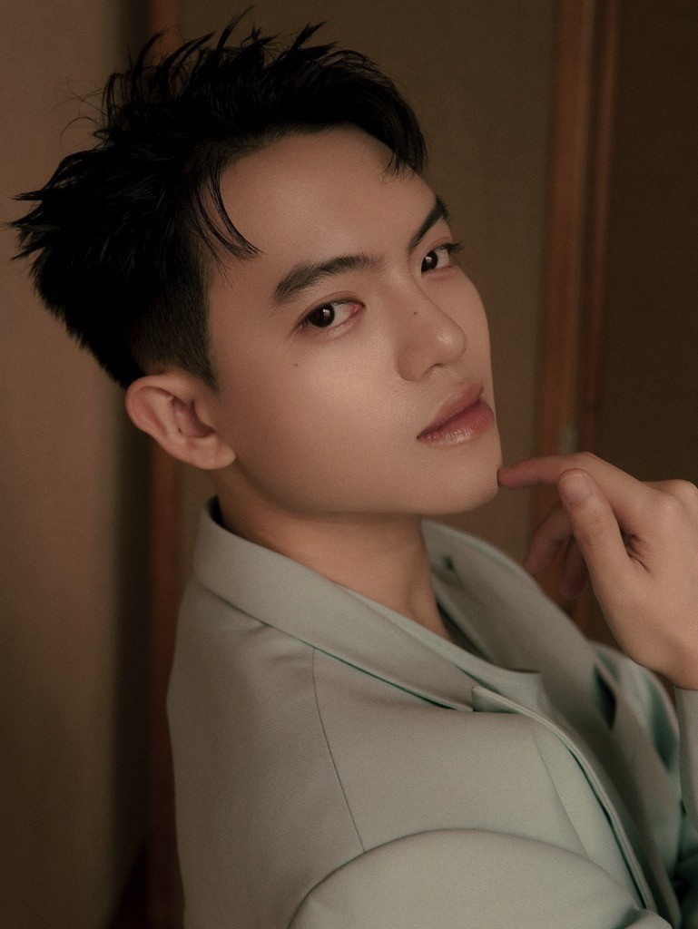 NTK Phan Đăng Hoàng kết cùng Hangsilk mang tinh thần dân tộc ra thế giới