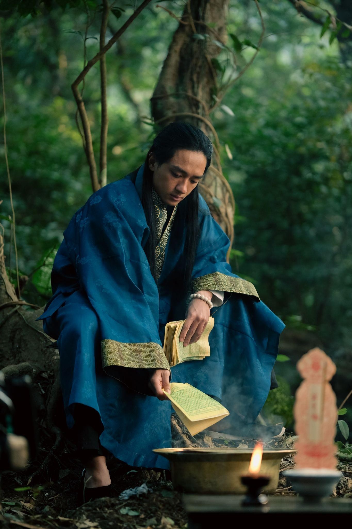 Khi ngoại hình không còn là 'lợi thế', Hữu Vi bước vào thử thách diễn xuất nặng tâm lý trong 'Khế ước bán dâu'