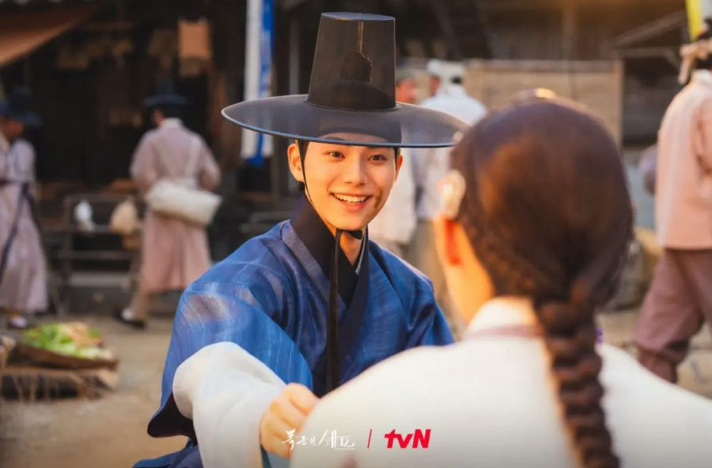 'Bon Appetit, Your Majesty' của YoonA chinh phục khán giả toàn cầu