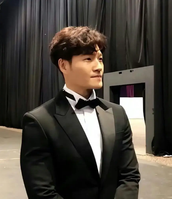 Kim Jong Kook phủ nhận mọi tin đồn ác ý về vợ