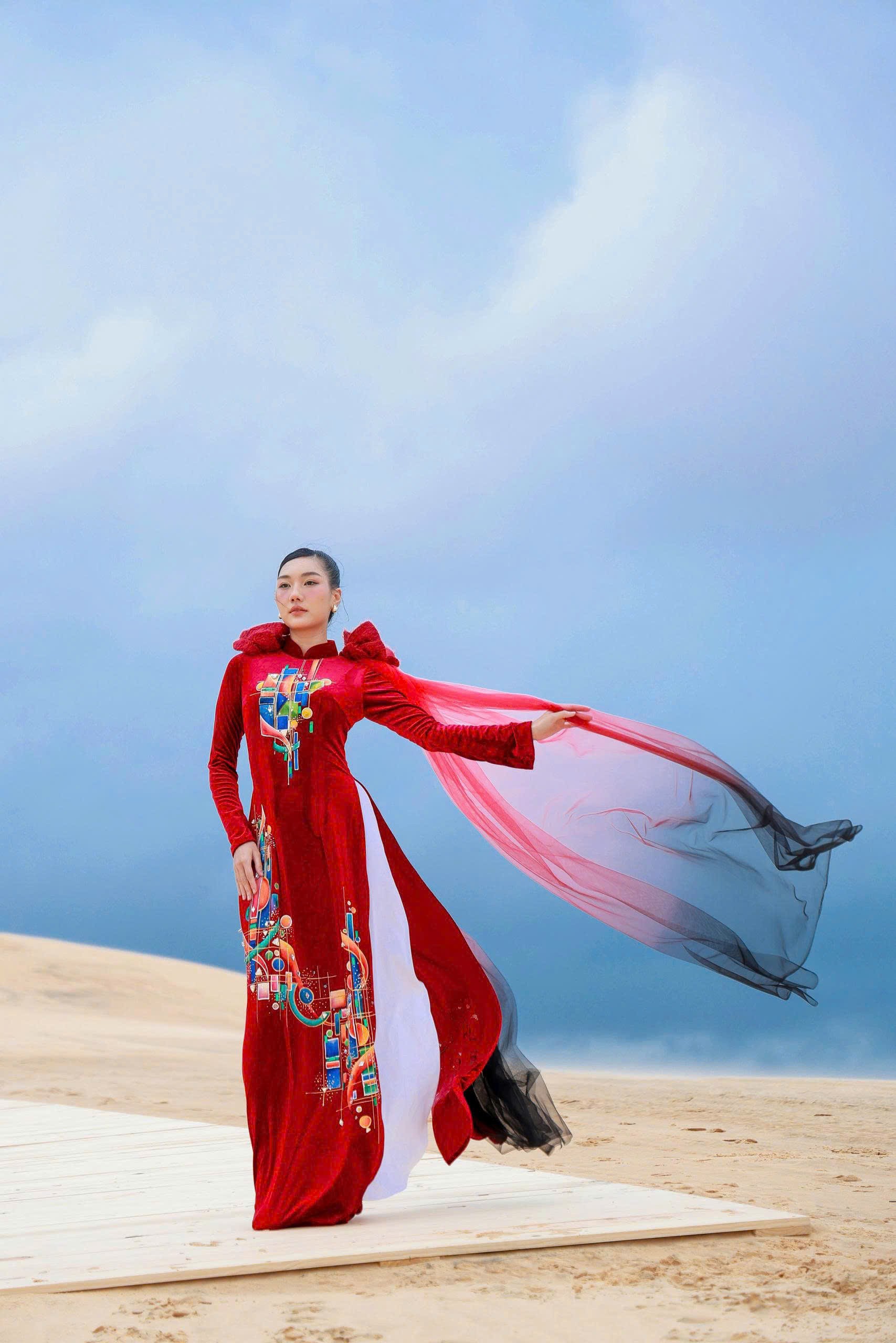 Hành trình kể chuyện của NTK Đan Hà: Khi áo dài trở thành ngôn ngữ của cái đẹp