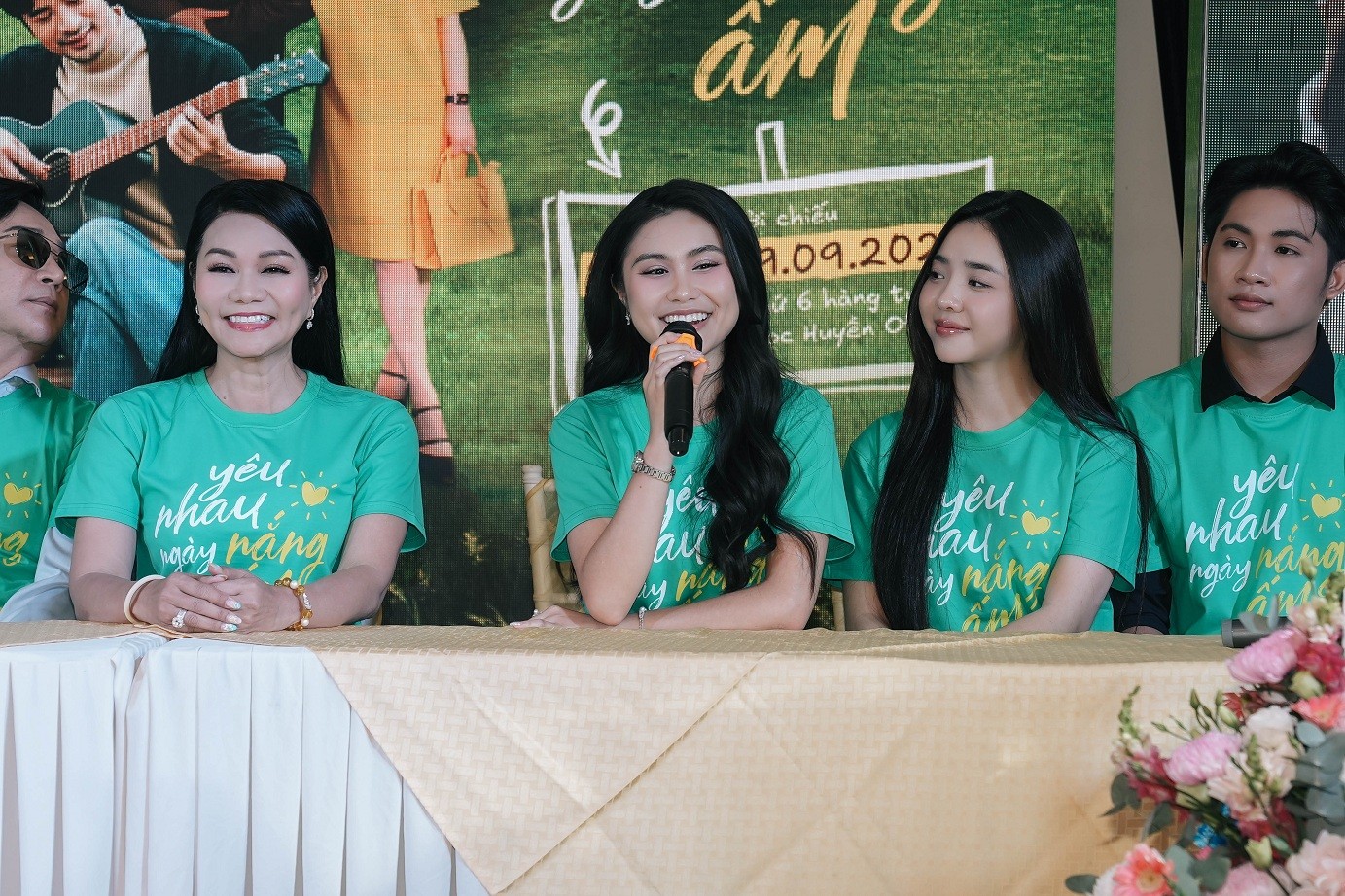 Con gái NSƯT Ngọc Huyền đóng vai nữ chính trong web-drama 'Yêu nhau ngày nắng ấm'