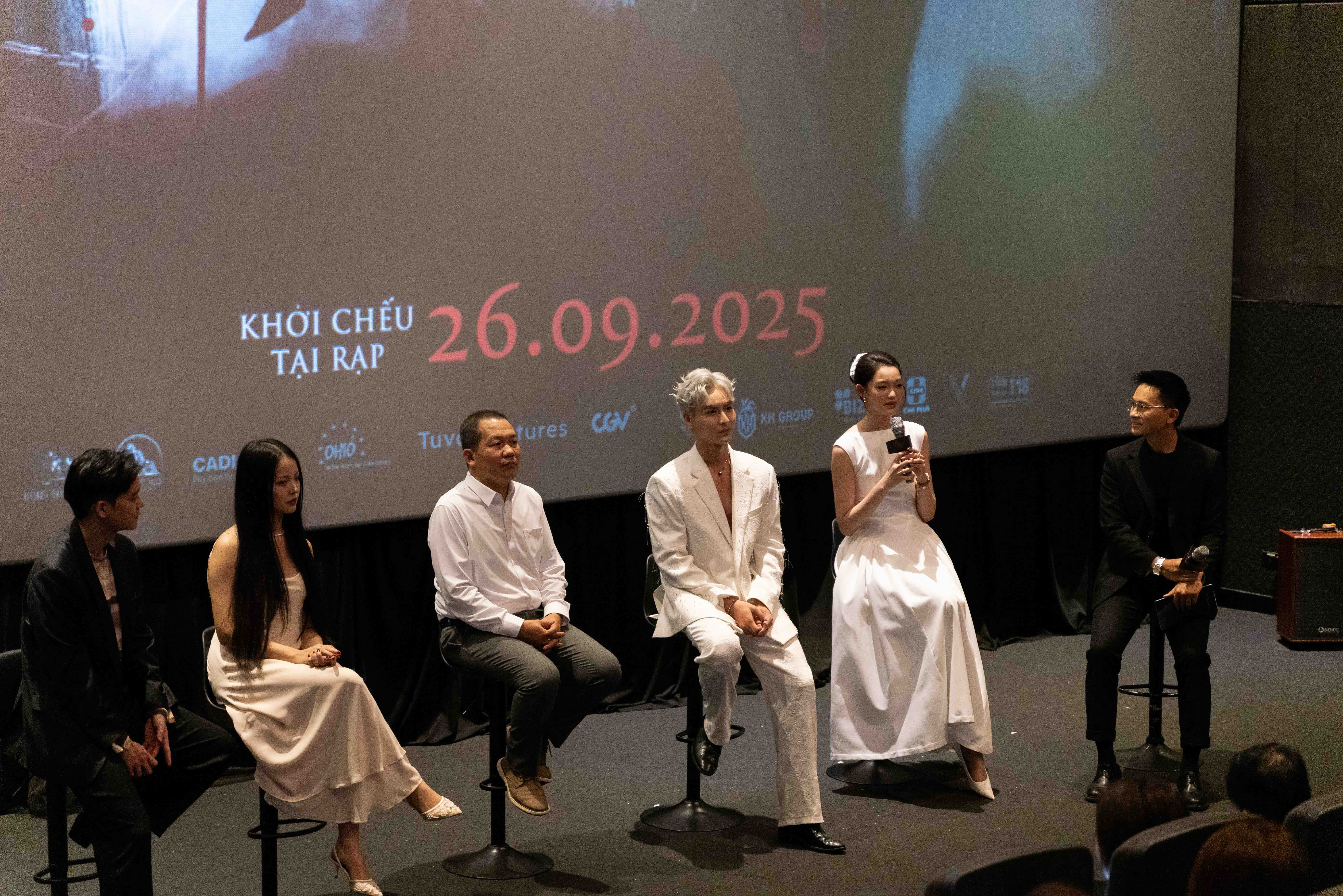 Đạo diễn Lương Đình Dũng: Thời điểm nào rạp Việt cũng có sự cạnh tranh