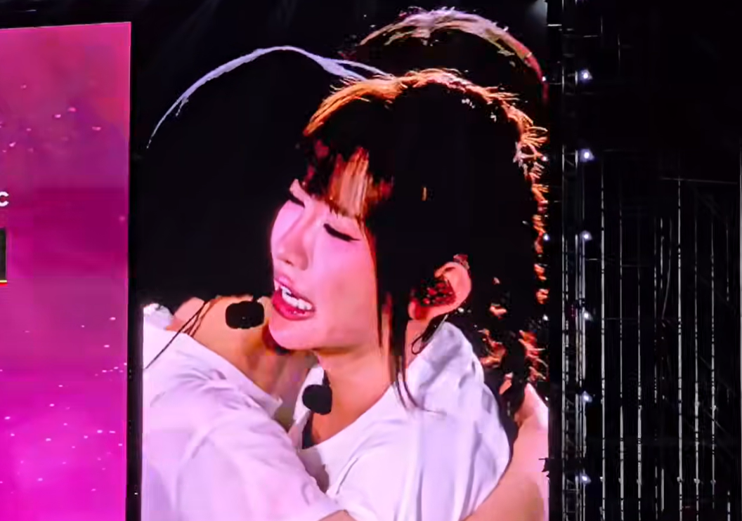 Concert ‘Em Xinh Say Hi’ gặp sự cố, Tăng Duy Tân – Bích Phương gây chú ý