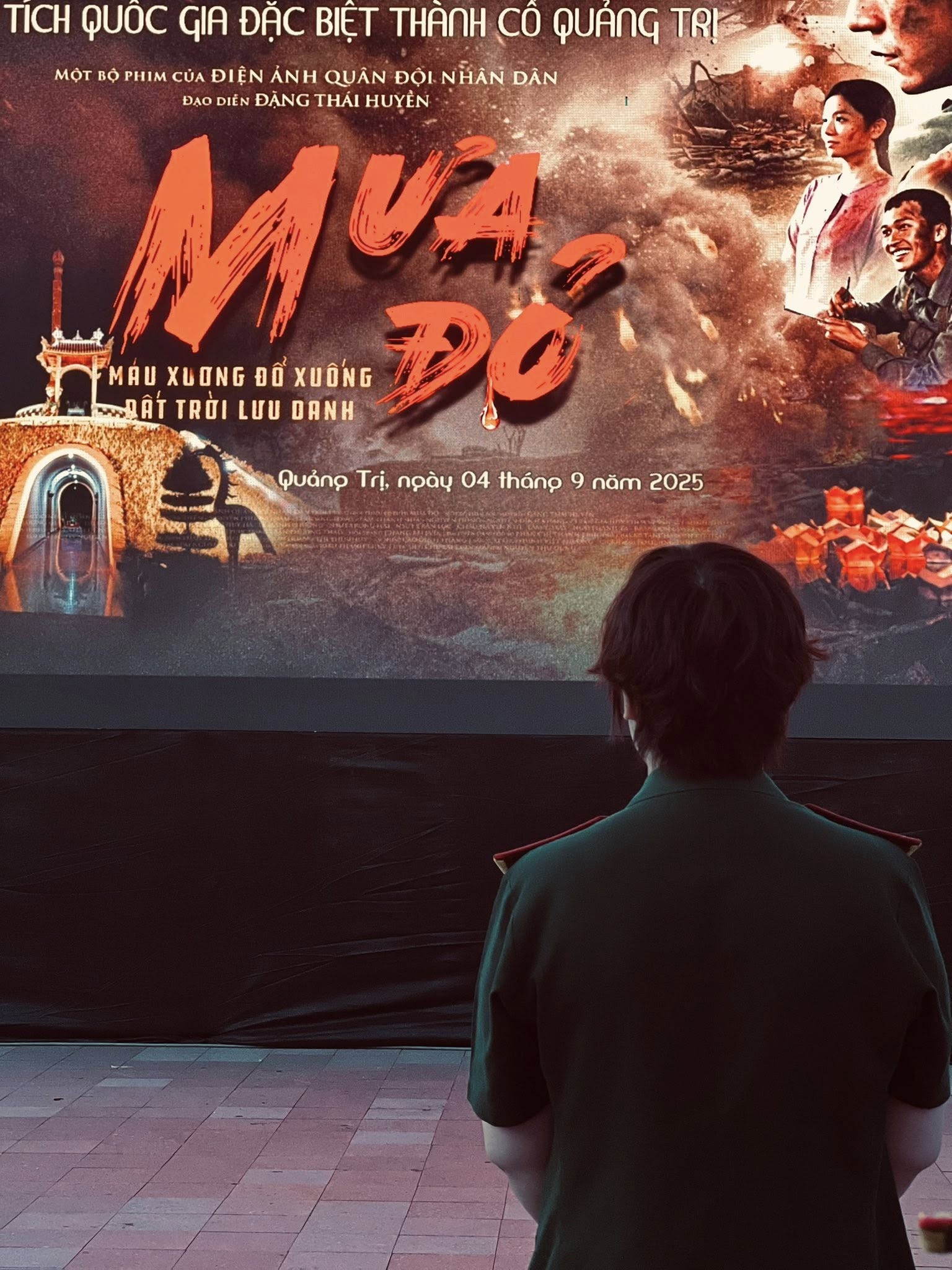 Đạo diễn Đặng Thái Huyền lên tiếng về những tranh cãi: 'Mưa đỏ' là một câu chuyện hư cấu được xây dựng trên nền tảng của sự kiện lịch sử