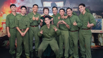 Đạo diễn Đặng Thái Huyền lên tiếng về những tranh cãi: 'Mưa đỏ' là một câu chuyện hư cấu được xây dựng trên nền tảng của sự kiện lịch sử