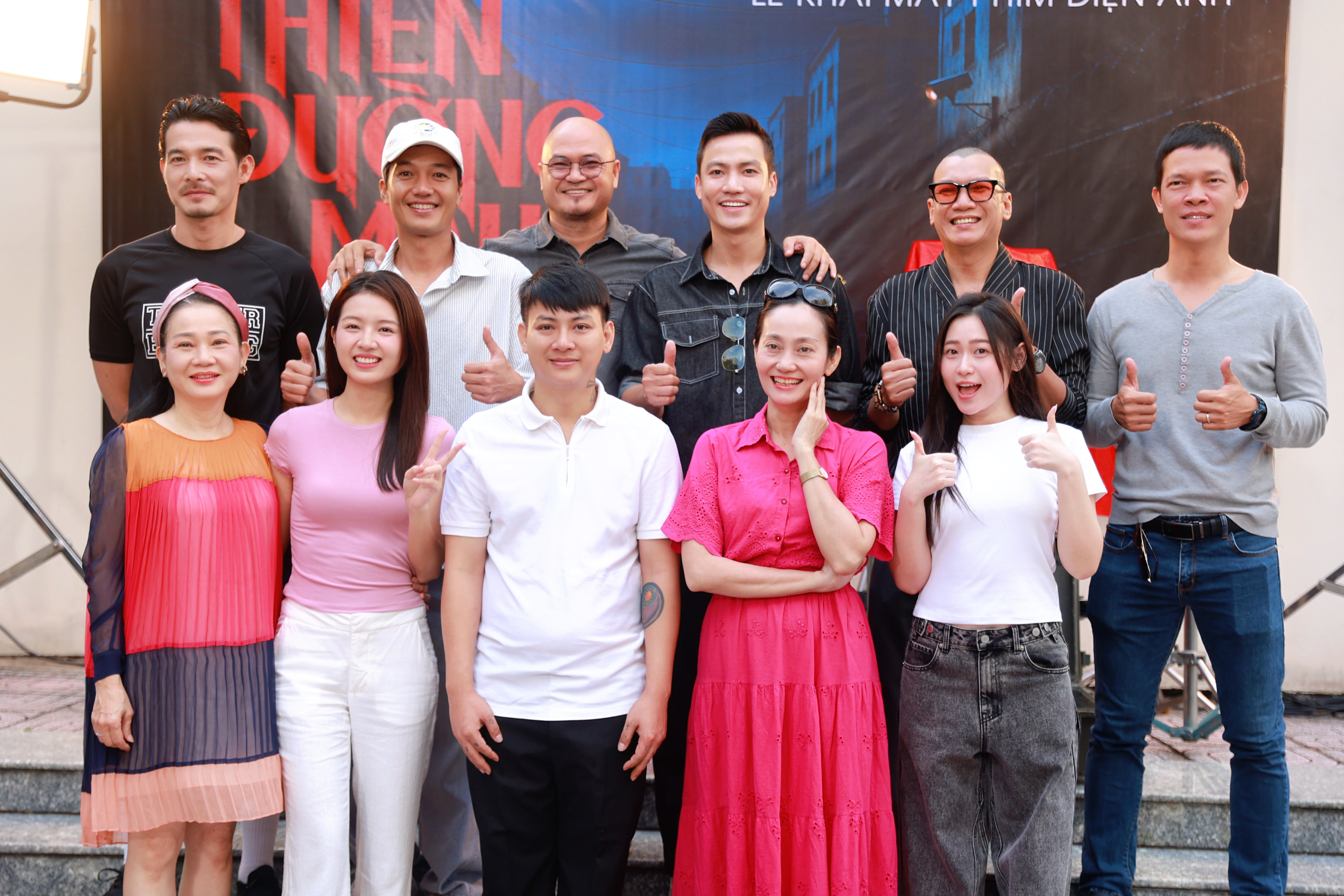 Tung first look trần trụi, 'Thiên đường máu' cảnh tỉnh về 'thế giới thiên đường'