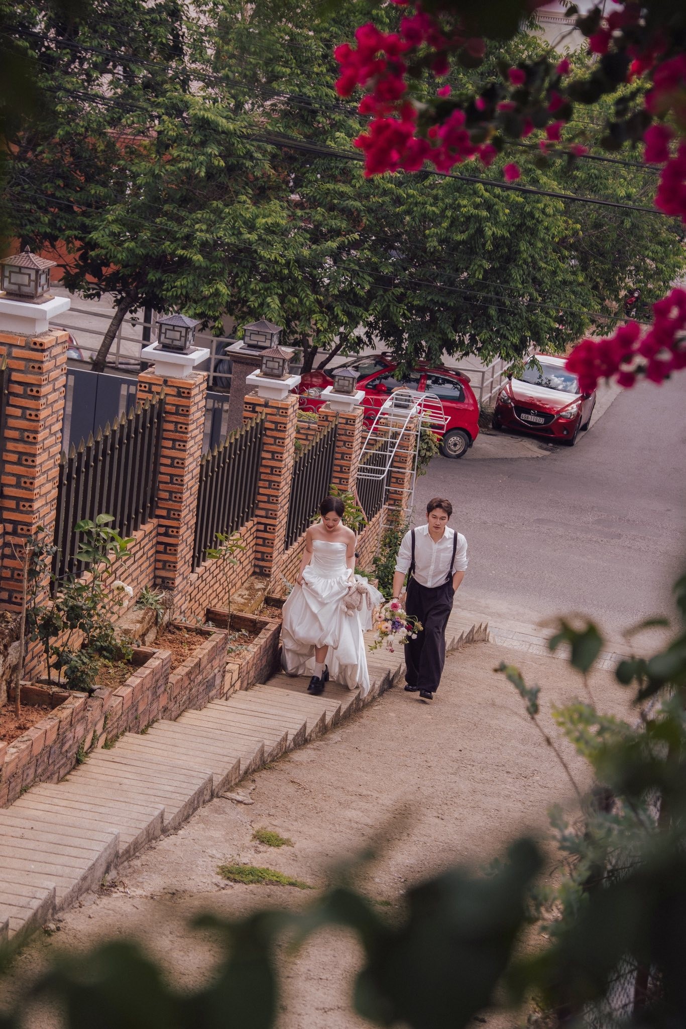 Đình Tú - Ngọc Huyền: Chuyện tình màn ảnh đi đến đám cưới cổ tích ngoài đời thực