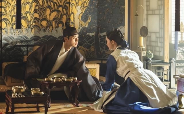 'Bon Appetit, Your Majesty' của YoonA chinh phục khán giả toàn cầu