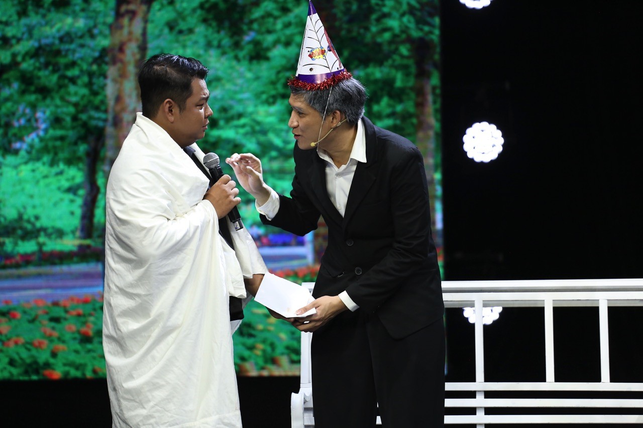 'Chinh phục đam mê' tập 1: Thí sinh Hoàng Quyên nhận mưa lời khen từ NSND Kim Xuân, NSƯT Công Ninh vì tiết mục truyền năng lượng tích cực