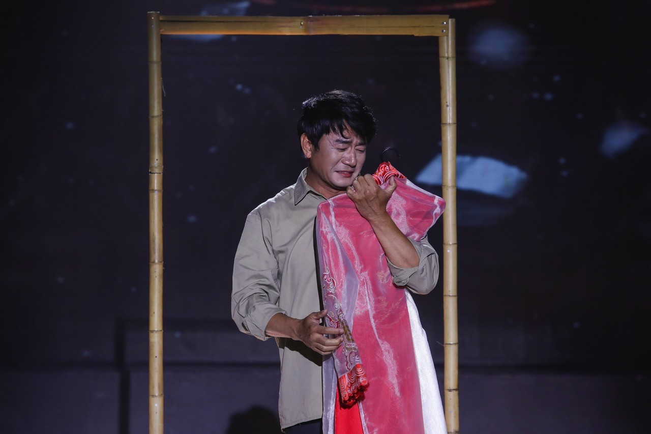 'Tình Bolero 2025': Mang 'đặc sản' Cà Mau đến sân khấu, Lê Minh Thuấn nhận cơn mưa lời khen từ ban giám khảo