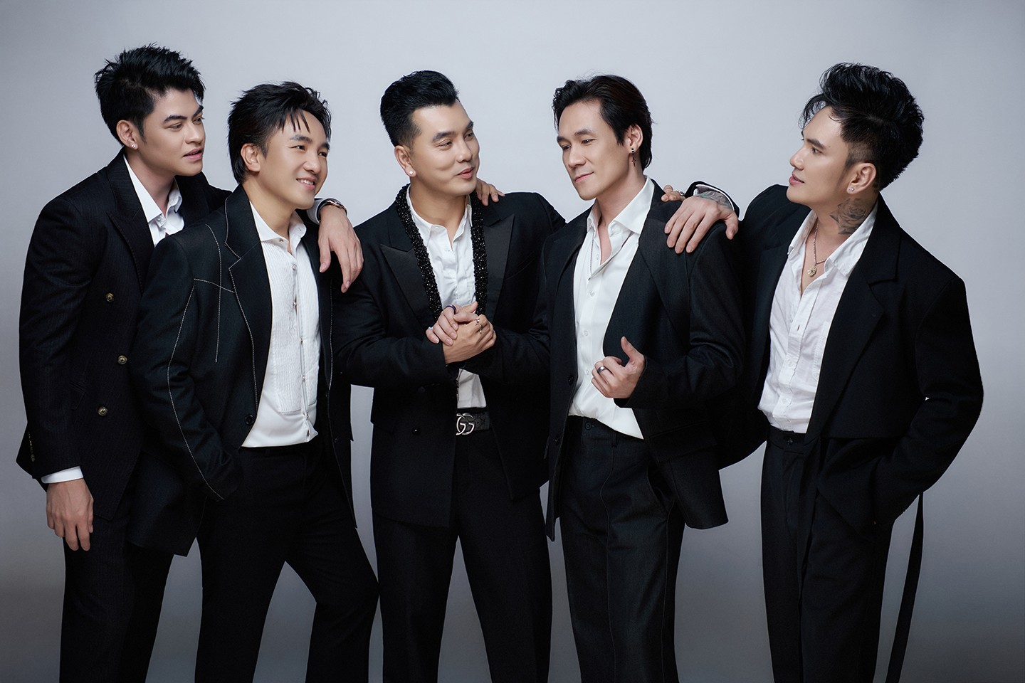 Lần đầu tiên 5 ca sĩ đã thành danh lập nhóm Ngũ Hổ Tướng