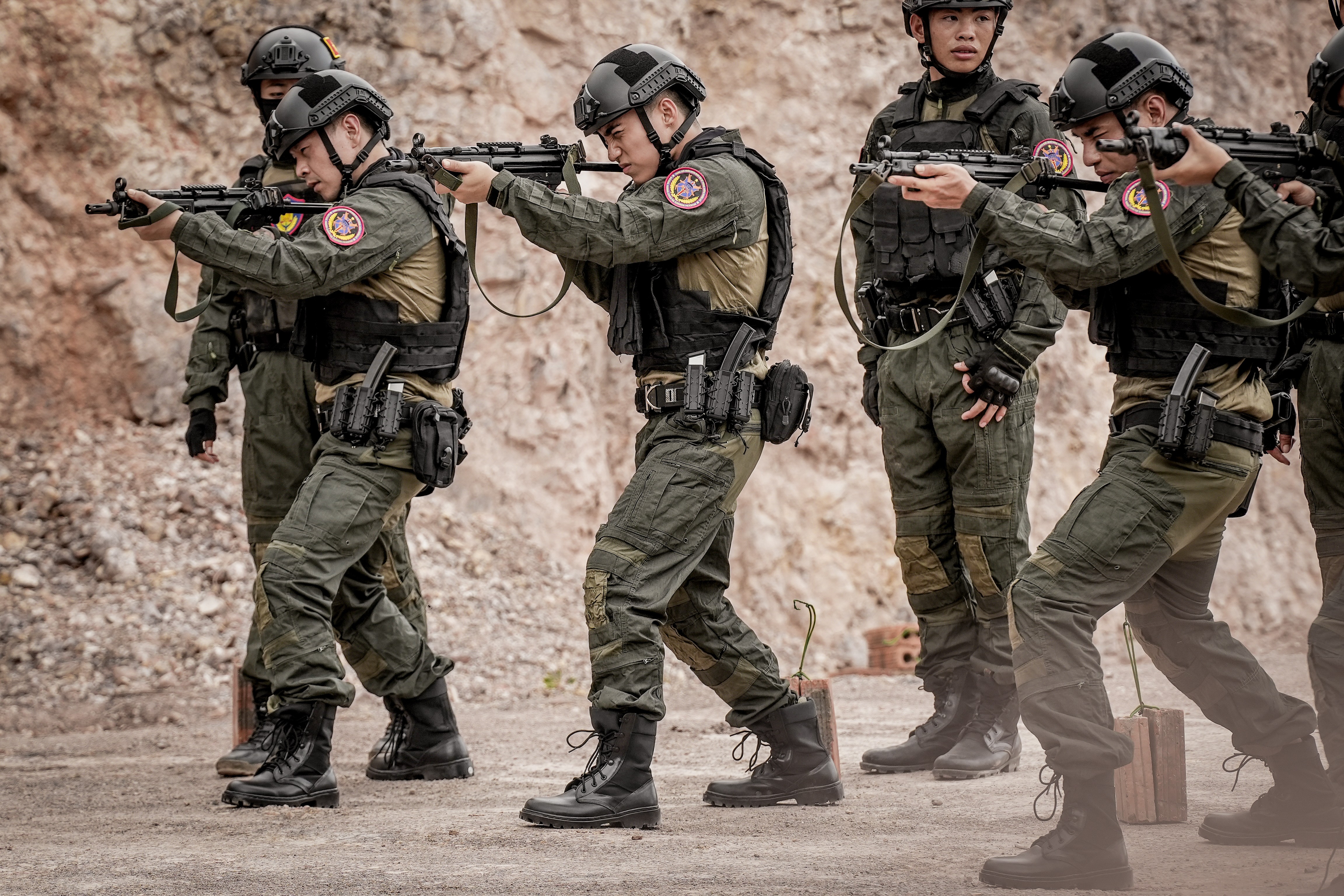 Em út thép Mono chiếm trọn spotlight tập 8 'Chiến sĩ quả cảm': Thử thách khó nhằn vẫn xuất sắc vượt qua