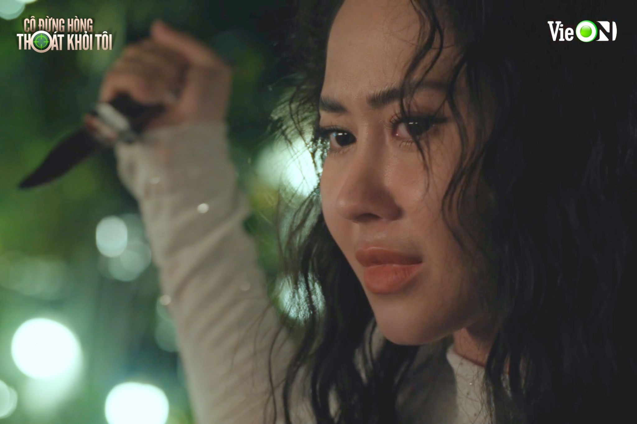 Nam chính 'Mưa đỏ' lộ diện là ông trùm phản diện trong 'Cô đừng hòng thoát khỏi tôi'