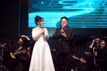 Host Thảo Trần áp lực khi lựa chọn ca khúc cho các khách mời trong show 'Chuyện tình 5'