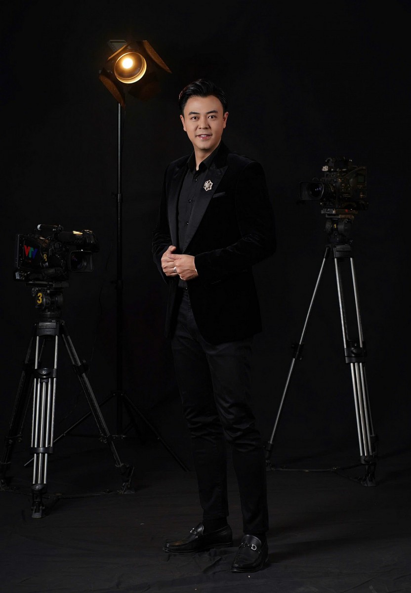 Tuấn Tú: Thỏa ước nguyện đóng vai công an