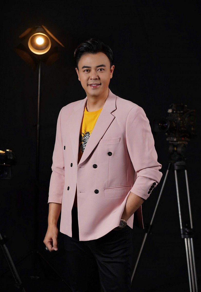 Tuấn Tú: Thỏa ước nguyện đóng vai công an