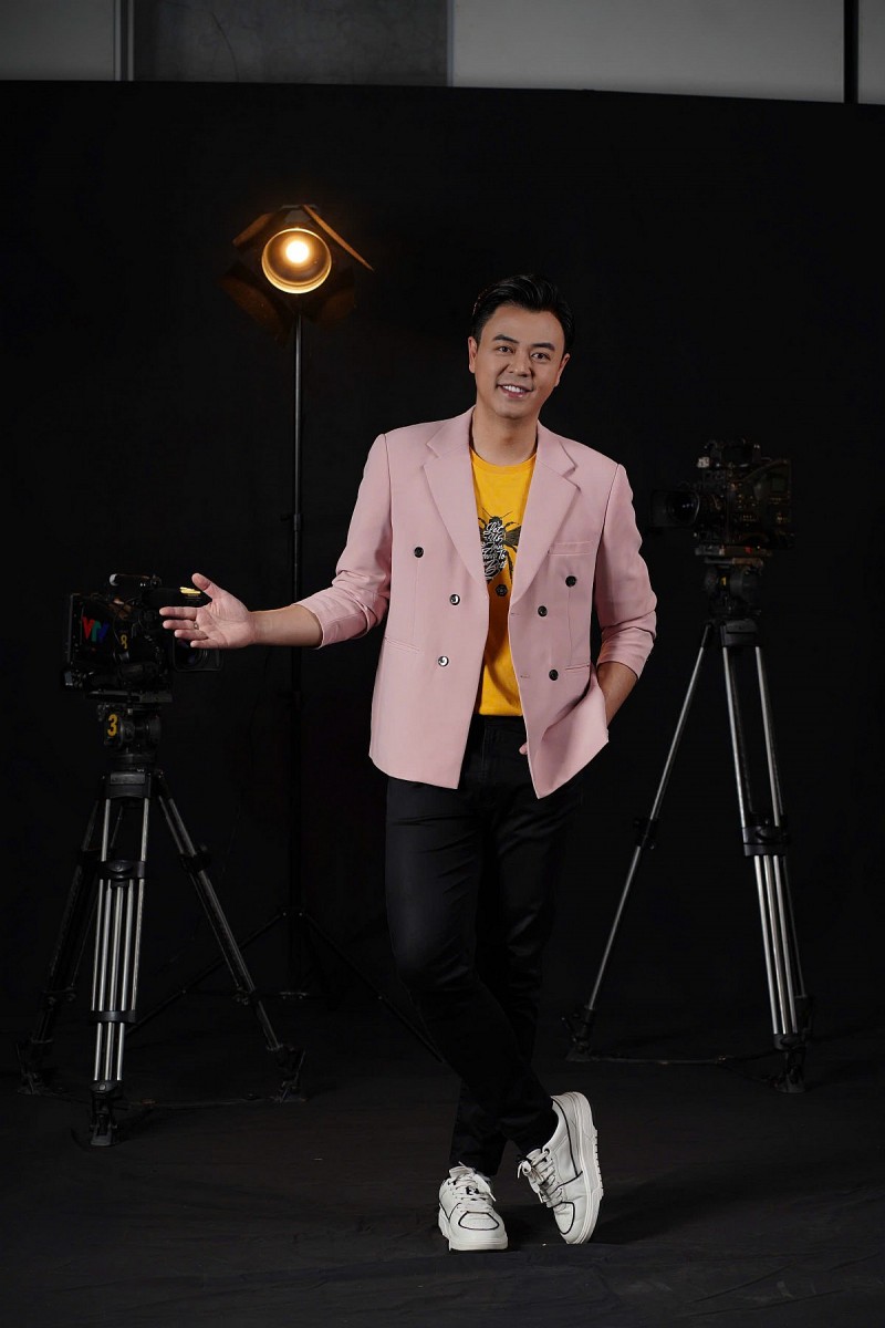 Tuấn Tú: Thỏa ước nguyện đóng vai công an