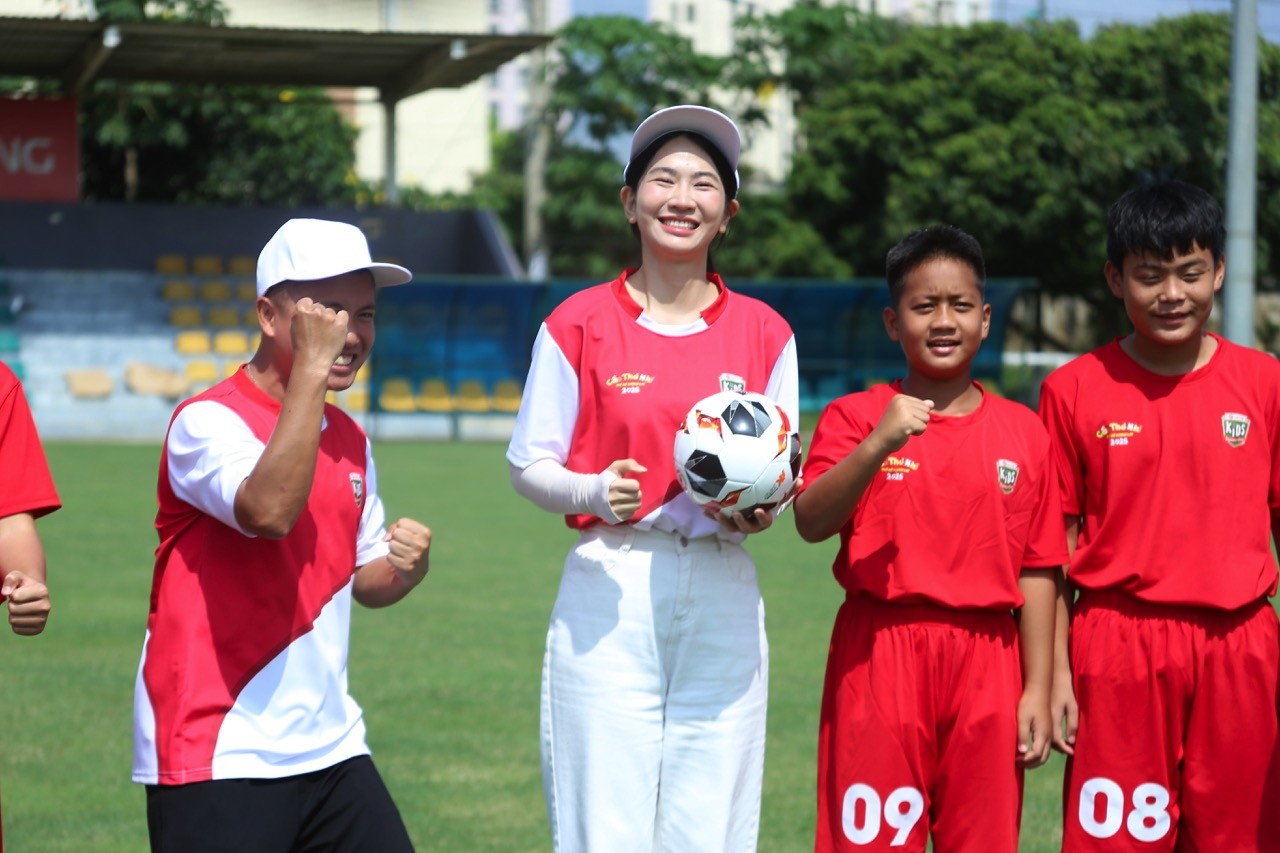 Diễn viên Lê Bống nói gì khi trở lại với 'Cầu thủ nhí 2025'?