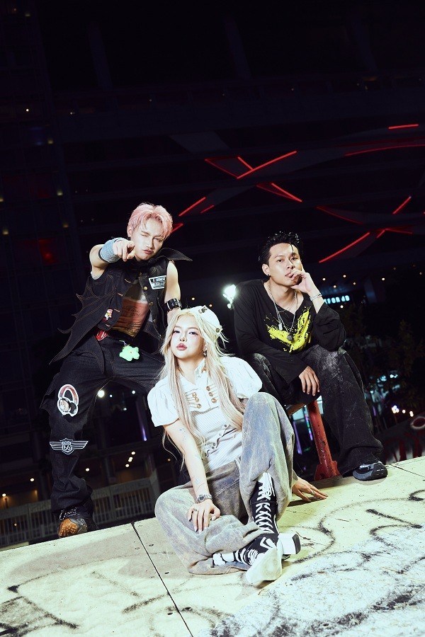 Jsol chính thức ra mắt mini album đầu tay 'OE OE' và MV 'Tính lười' cùng Hurrykng, CiiN