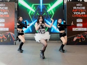 Bích Ngọc – Con gái ca sĩ Trang Nhung xuất hiện ấn tượng và tràn đầy năng lượng