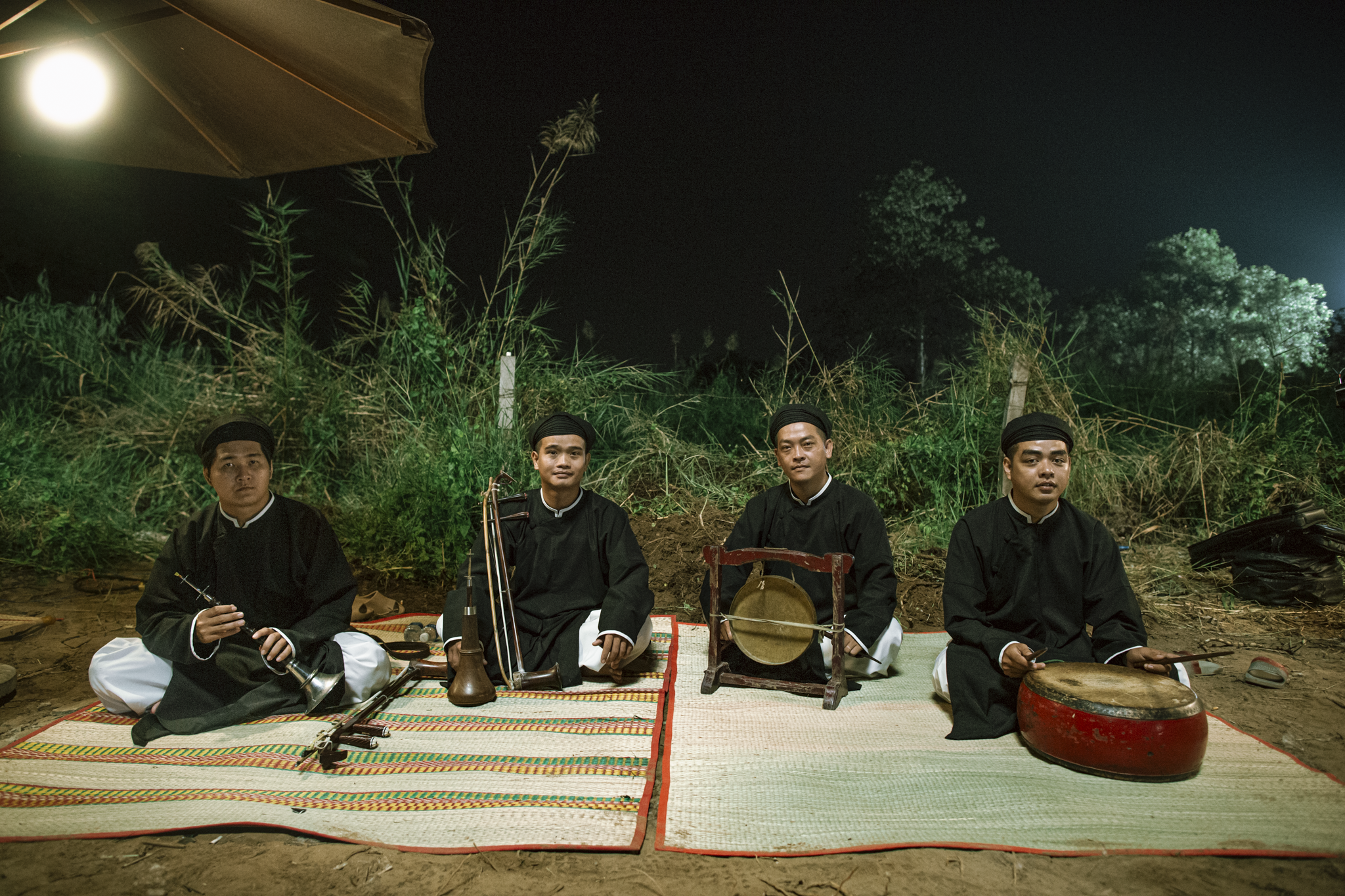 Nhà sản xuất 'Cải mả' tham vấn những người làm nghề quật mộ, cải táng