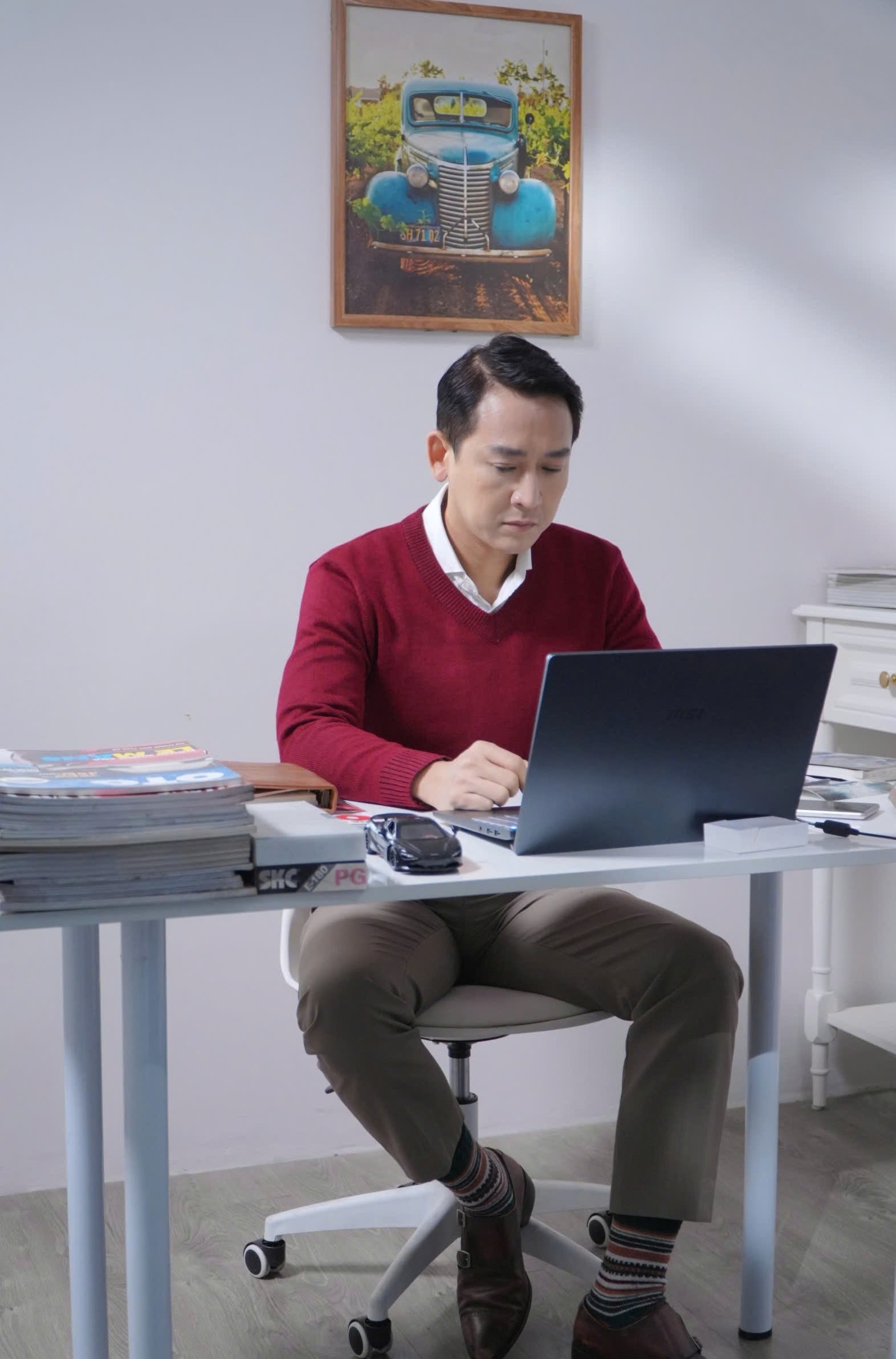 Hứa Vĩ Văn phải lòng bối cảnh thiên nhiên miền Bắc cùng đàn cá trê khi quay 'Đồi hành xác: Tà thuyết đen trở lại'