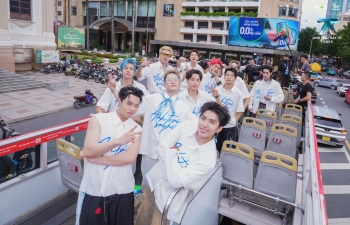 'Anh trai 'Say Hi' 2025' với chuyến bus tour 'Say Hi Thành phố' giao lưu với khán giả qua các địa điểm nổi bật của TP. HCM