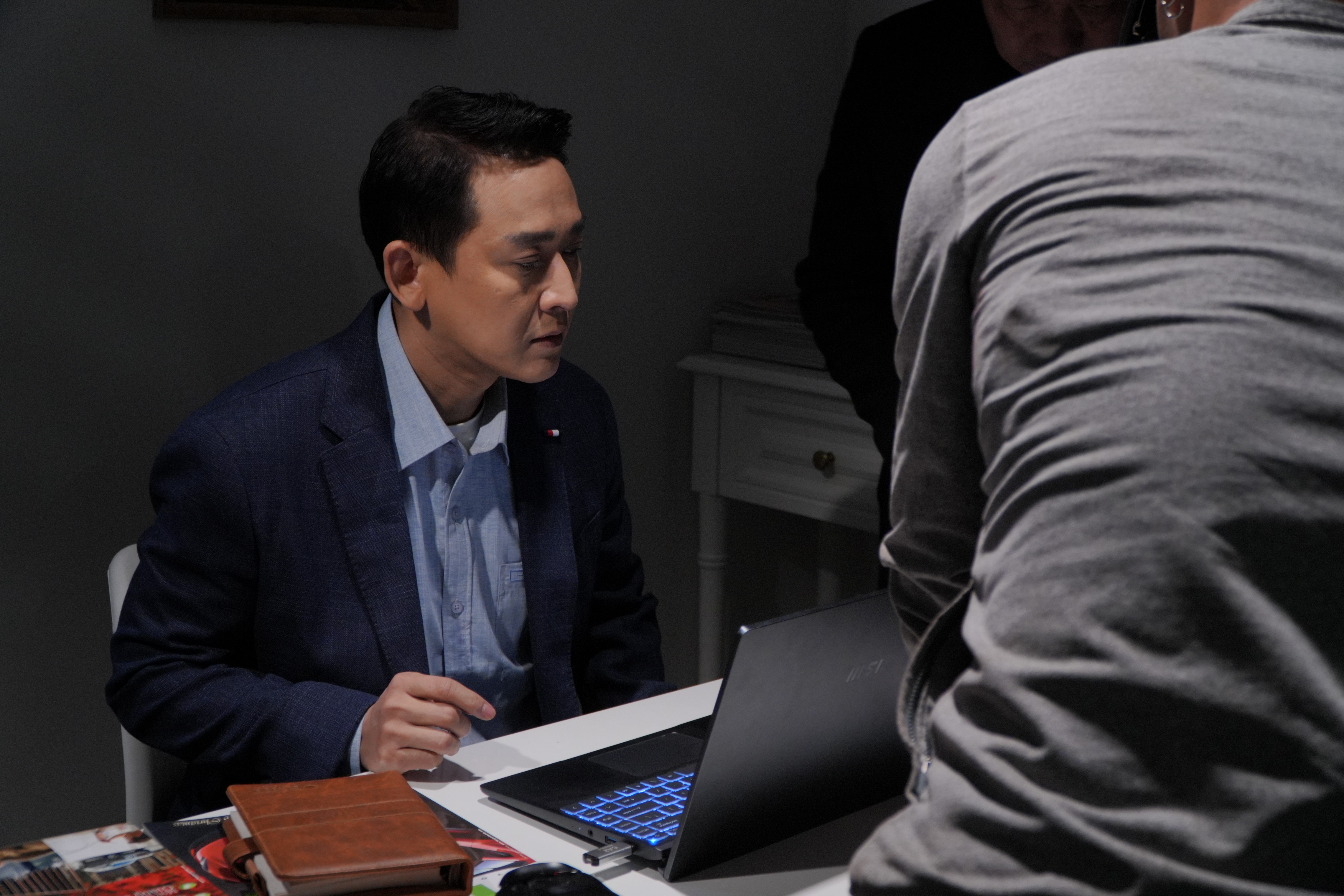 Hứa Vĩ Văn phải lòng bối cảnh thiên nhiên miền Bắc cùng đàn cá trê khi quay 'Đồi hành xác: Tà thuyết đen trở lại'