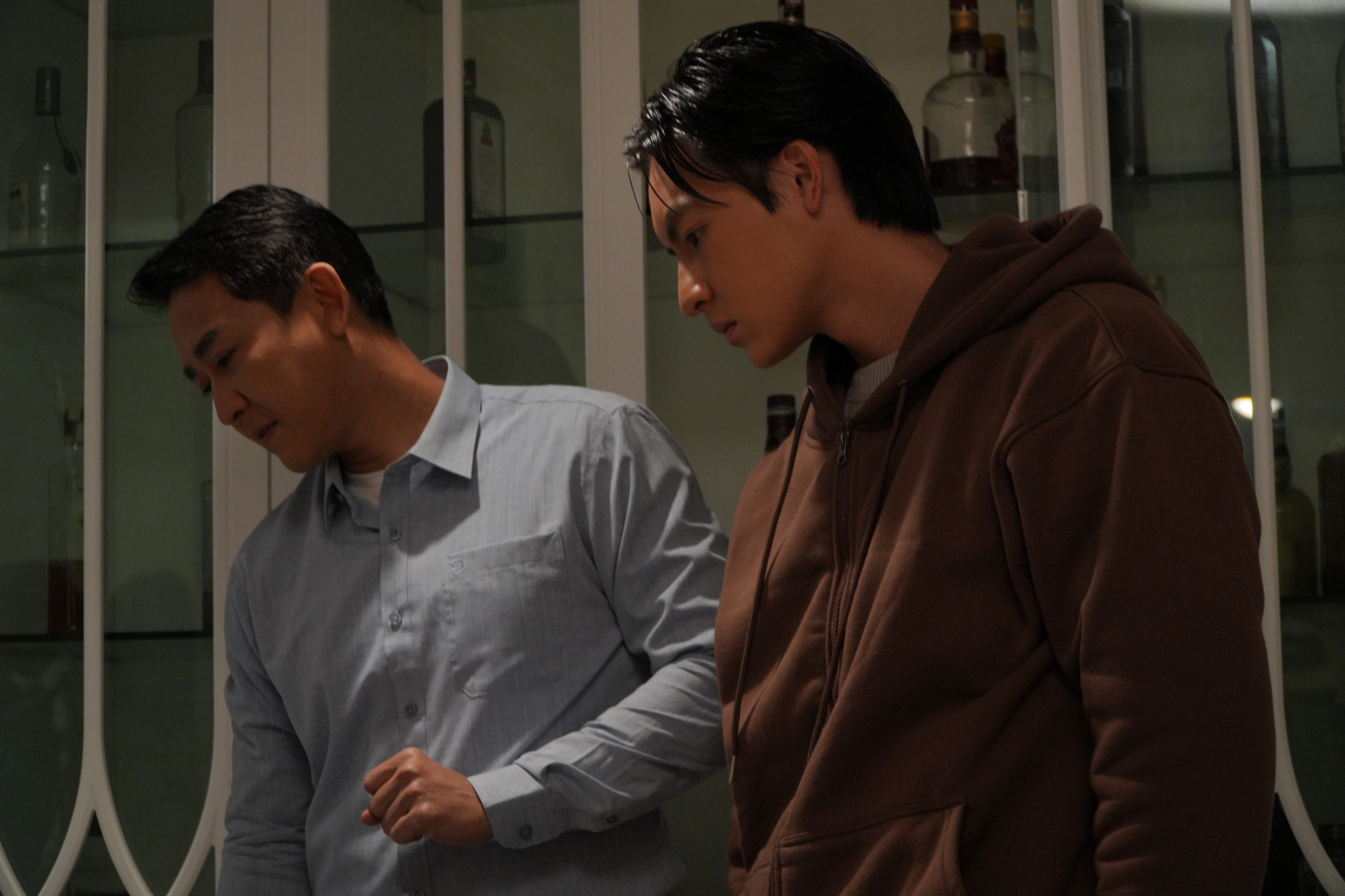 Hứa Vĩ Văn phải lòng bối cảnh thiên nhiên miền Bắc cùng đàn cá trê khi quay 'Đồi hành xác: Tà thuyết đen trở lại'