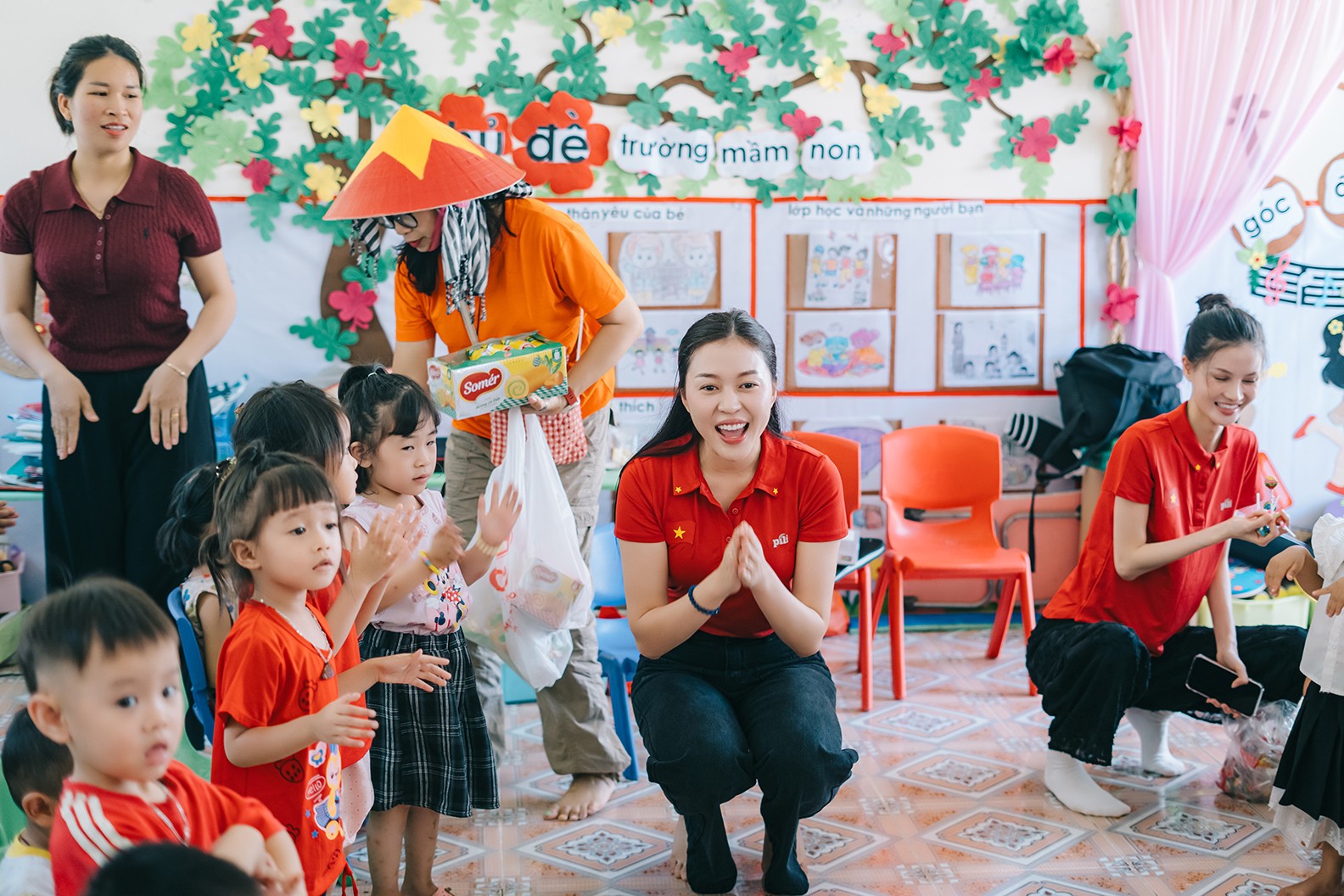 Hoa hậu Kiều Duy mang tủ thuốc đến vùng sâu vùng xa, khởi động dự án cộng đồng 'CHẠM'
