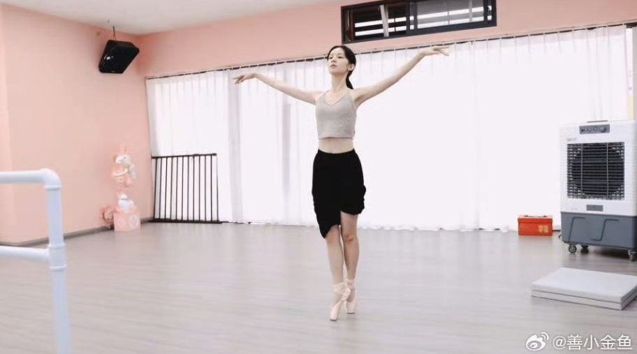 (Review) ‘Mưa đỏ’ và nỗ lực tái hiện 81 ngày đêm khốc liệt