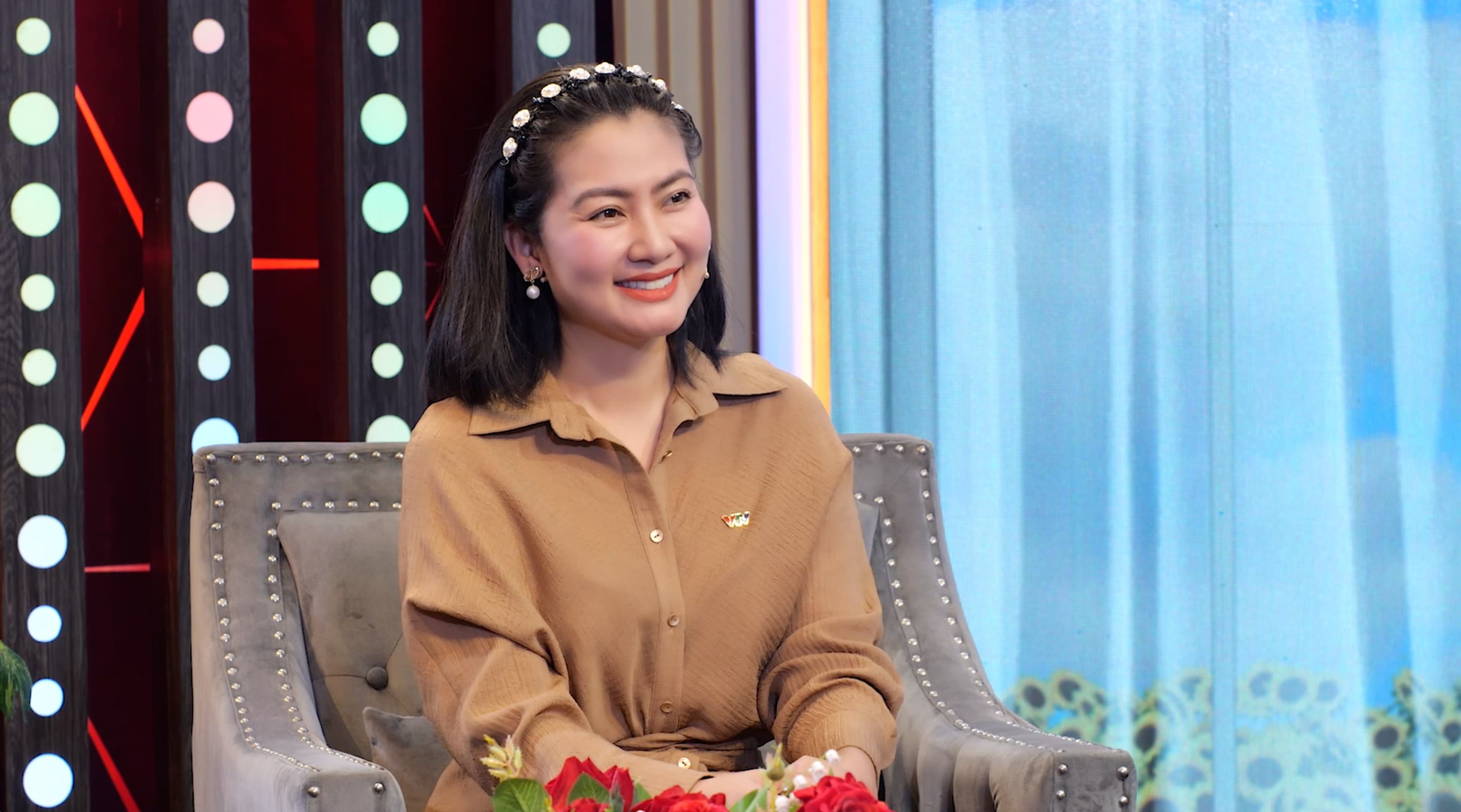 Nhiếp ảnh gia Thái Nhàn: Tuổi trẻ nhịn ăn, gom từng đồng xu Pháp về làm thiện nguyện cho bà con nghèo