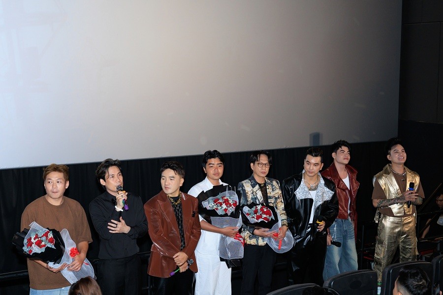 Chính thức ra mắt MV 'Anh em trước sau như một', nhóm Ngũ Hổ Tướng có các bà xã là hậu phương vững chắc