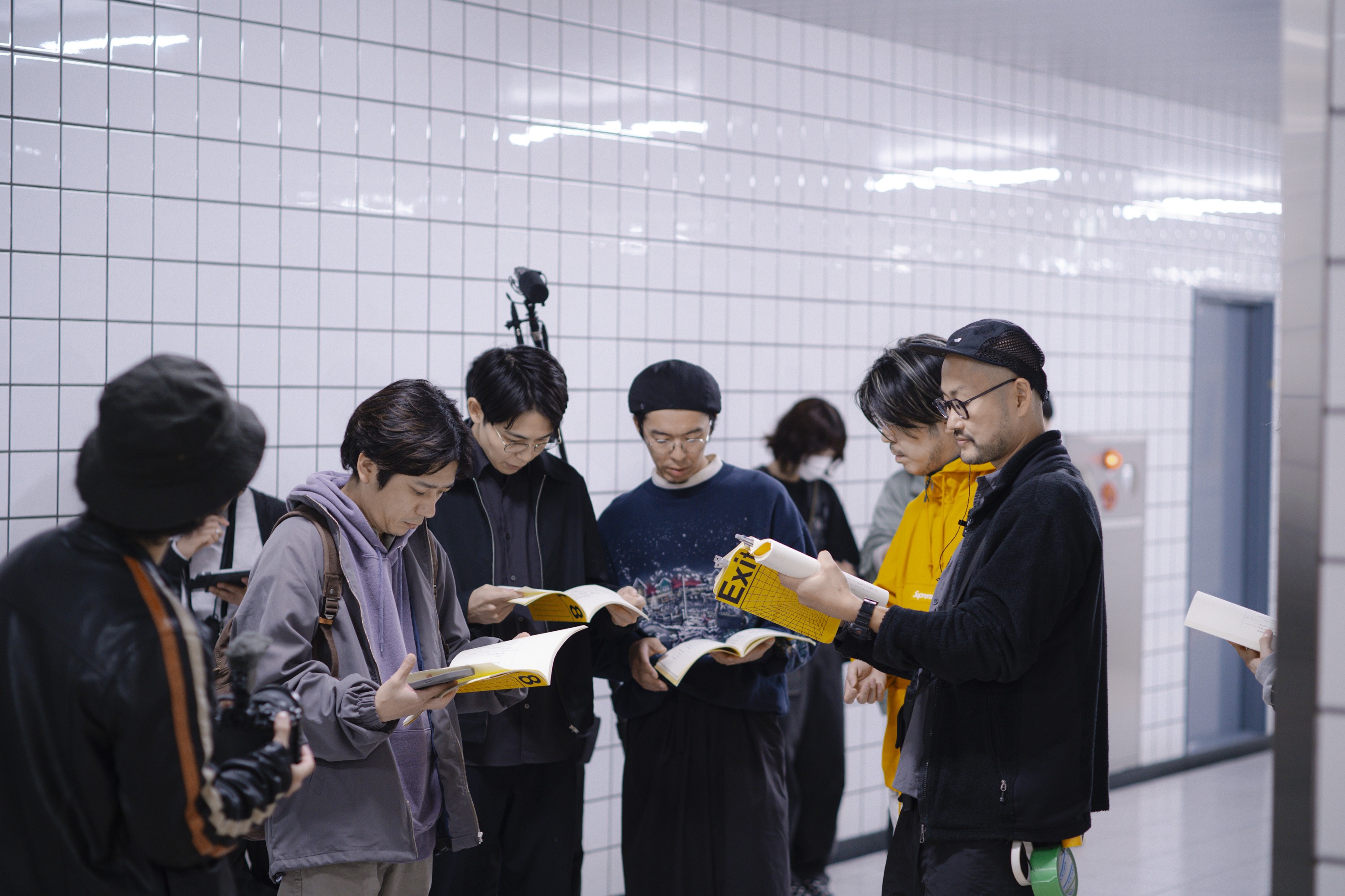 'Exit 8: Ga tàu vô tận' tung trailer chính thức gây rợn người với trò chơi 'tìm điểm bất thường'