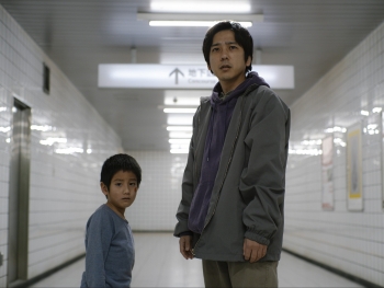 'Exit 8: Ga tàu vô tận' tung trailer chính thức gây rợn người với trò chơi 'tìm điểm bất thường'