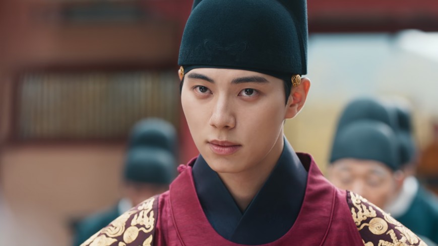 Biên kịch 'Bon Appétit, Your Majesty' đính chính cáo buộc bóp méo lịch sử