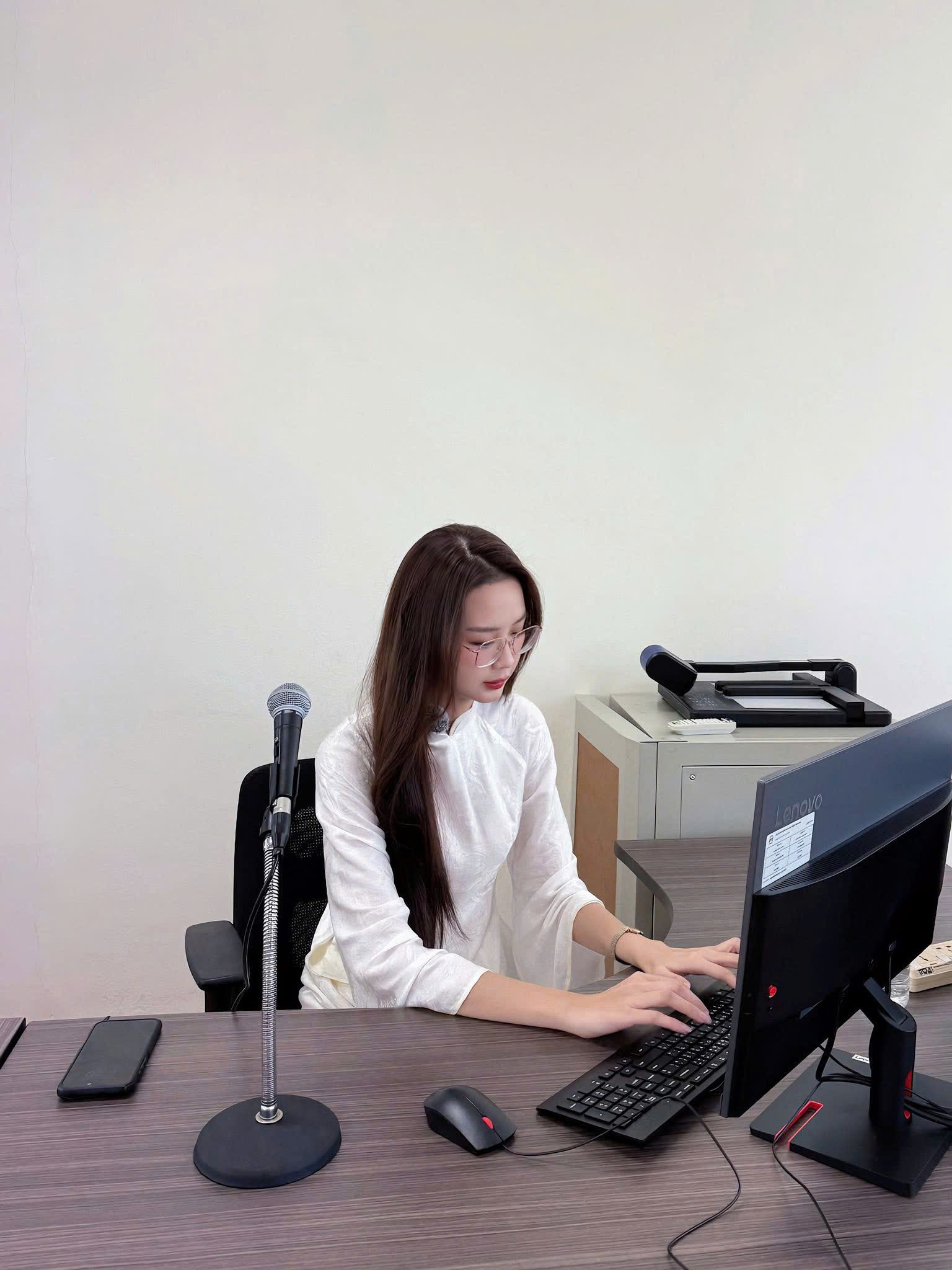 Hoa hậu Lê Nguyễn Bảo Ngọc giảng dạy tại Đại học Thammasat, Thái Lan