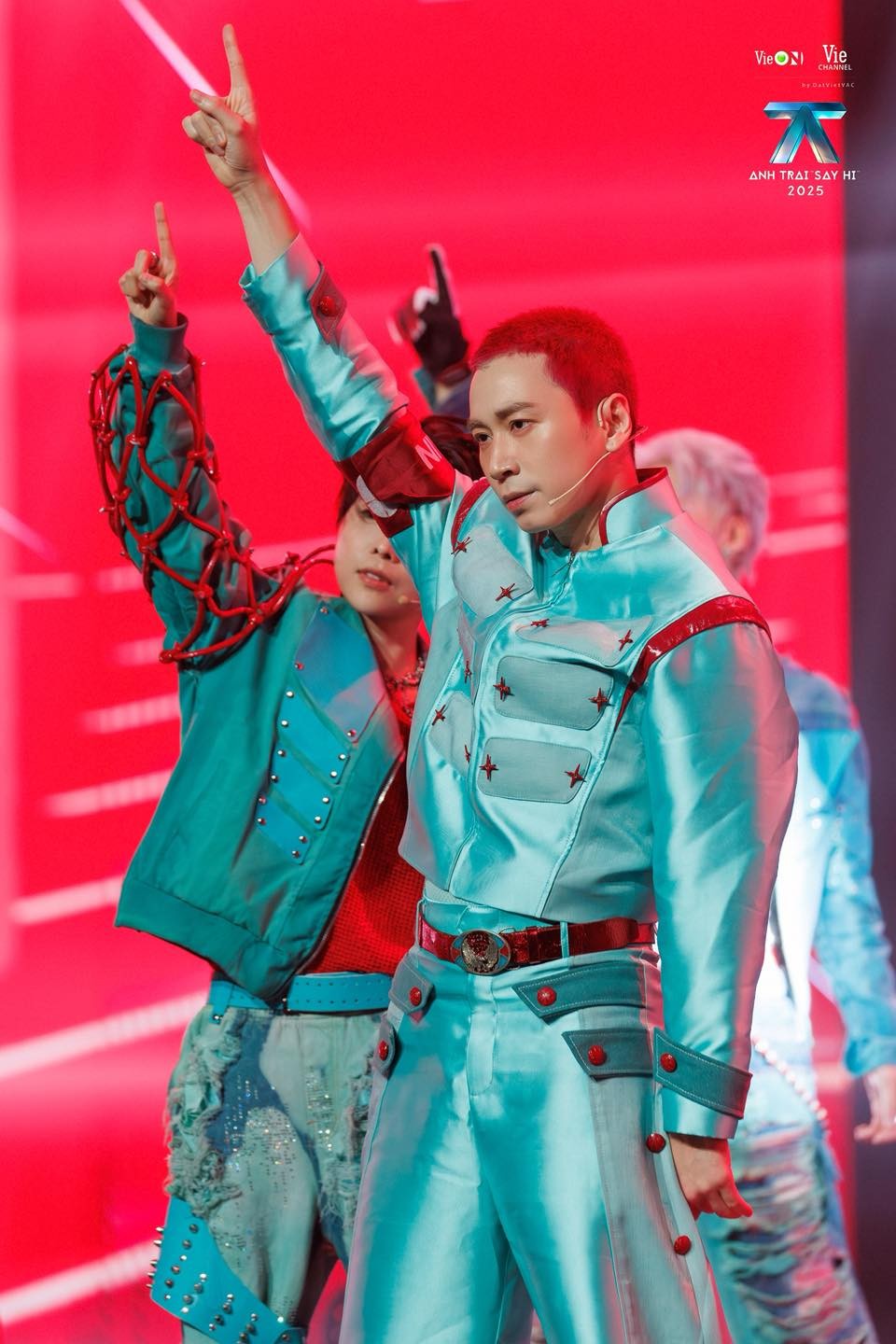 Tạo hình của dàn 'Anh Trai Say Hi' mùa 2 bị chê như 'tắc kè hoa'?