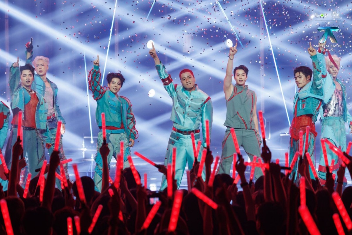 Tạo hình của dàn 'Anh Trai Say Hi' mùa 2 bị chê như 'tắc kè hoa'?