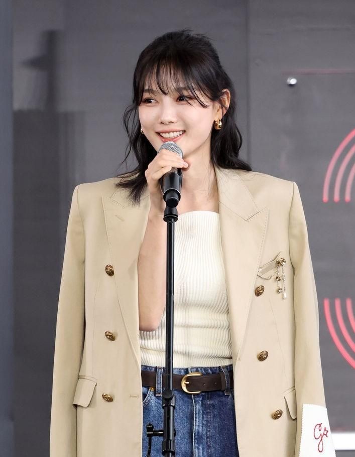 Kim Yoo Jung phủ nhận tin đồn hẹn hò với bạn diễn