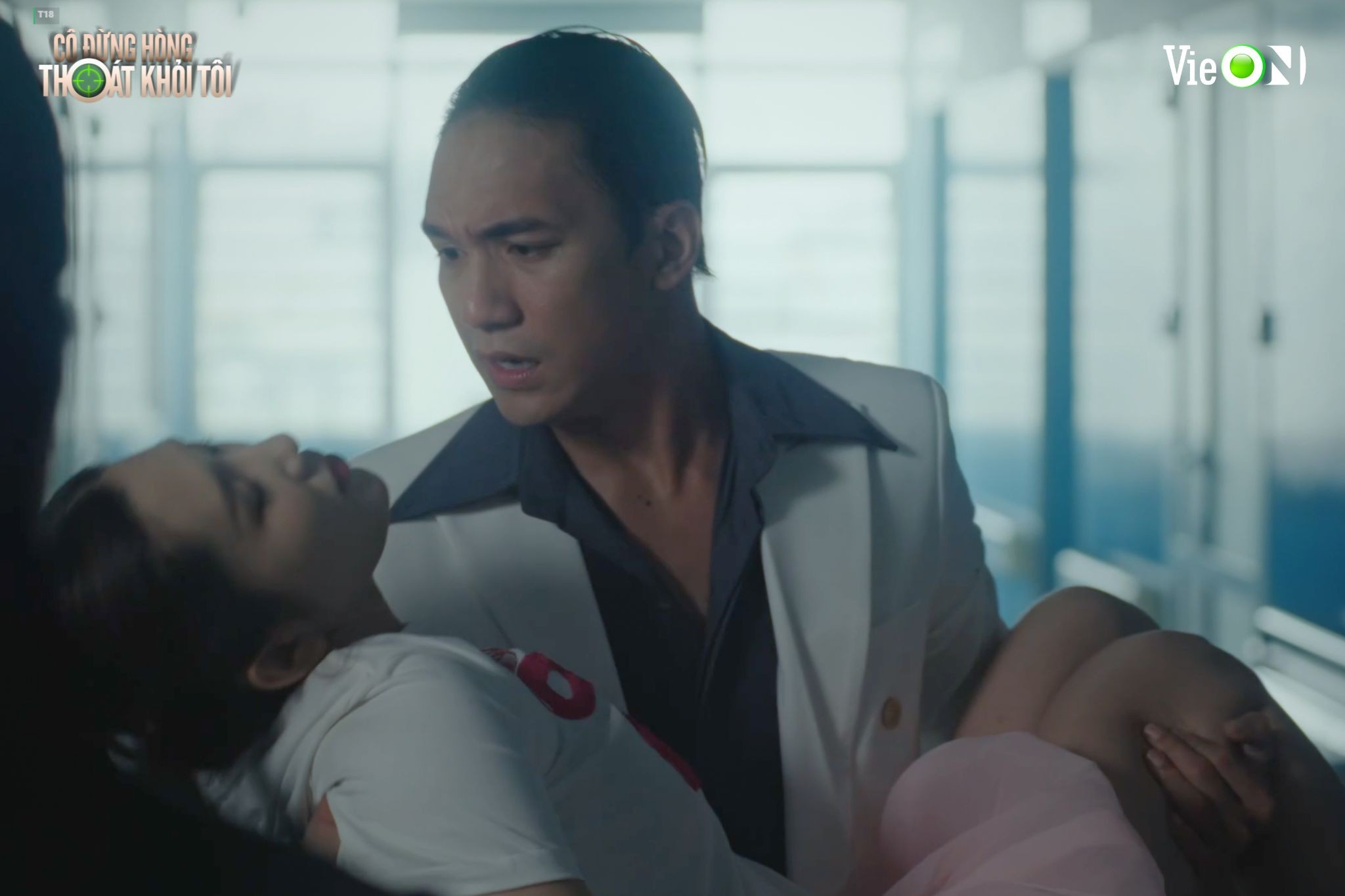 'Cô đừng hòng thoát khỏi tôi': Vai diễn đa nhân cách của Thúy Ngân khiến Đỗ Nhật Hoàng 'đổ gục'