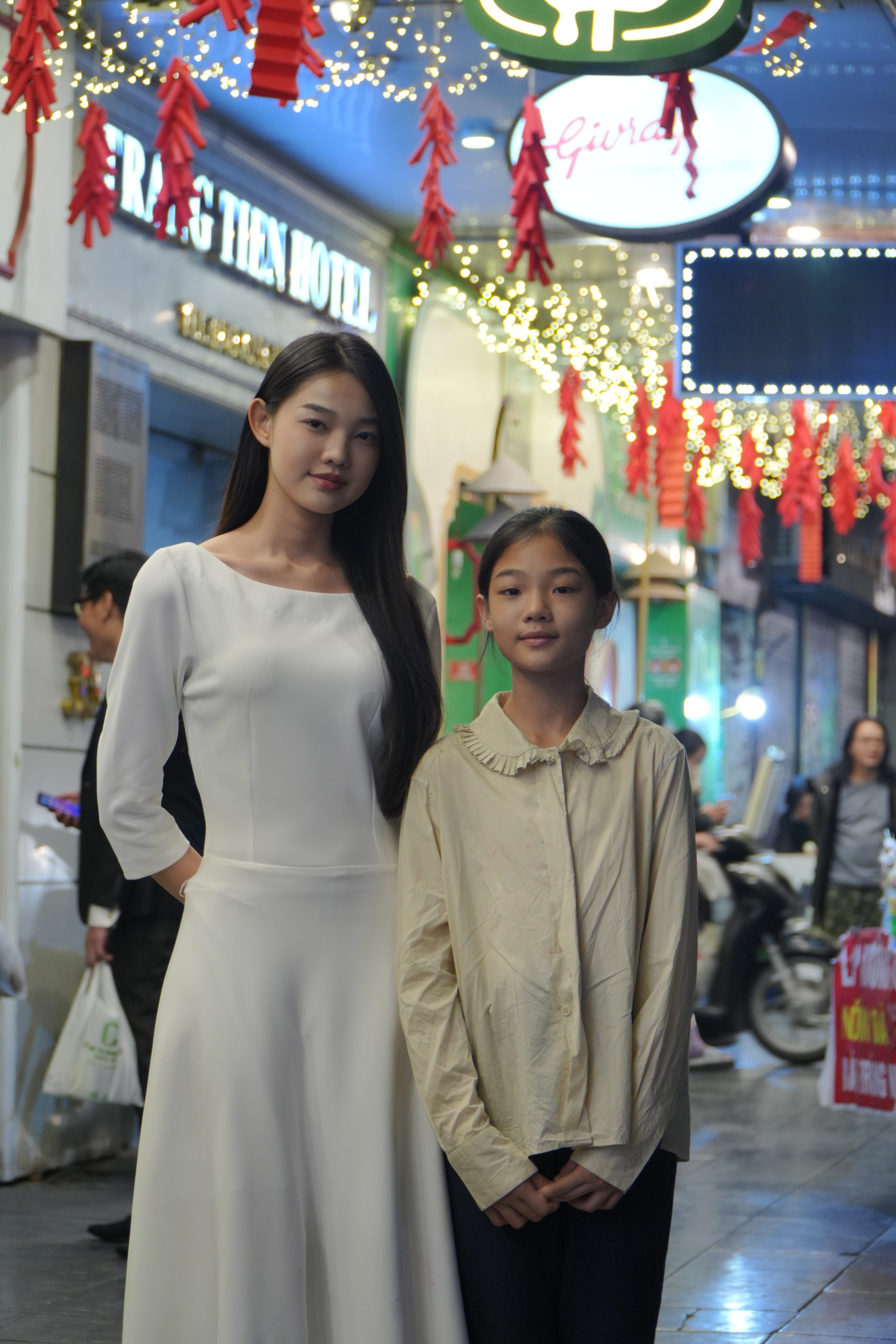 Bé Quyên: Thanh lịch ngoài đời, sắc sảo trên sàn diễn và ma mị trong điện ảnh 'Đồi hành xác: Tà thuyết đen trở lại'