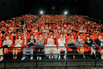 Lý Hải - Minh Hà khiến khán giả quốc tế 'khóc đỏ mắt' khi xem 'Lật mặt 8' ở Mỹ