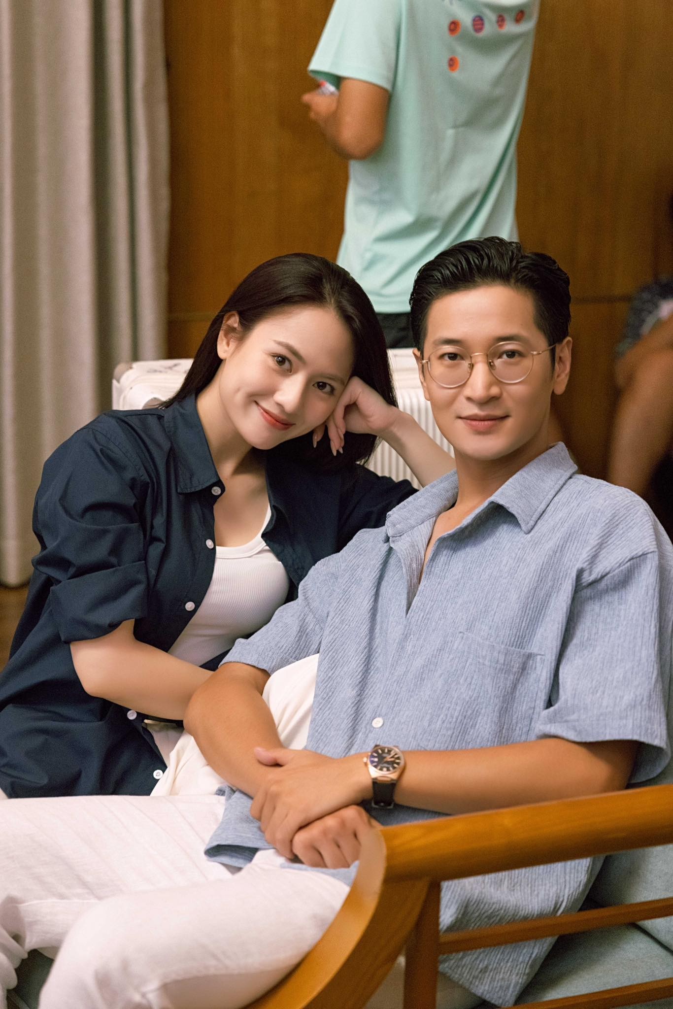 Việt Hoa 'đưa' ông xã vào phim, hé lộ chuyện tình cảm lãng mạn ngoài đời