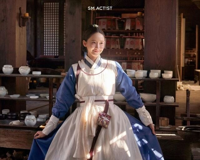 'Bon Appétit, Your Majesty' của YoonA đạt rating kỷ lục giữa cáo buộc bóp méo lịch sử